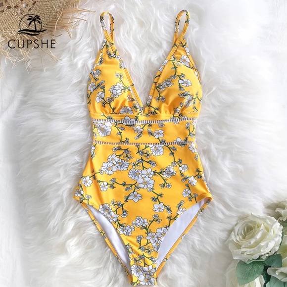 Cupshe Other - Cupshe Size Small One Piece Swimsuit